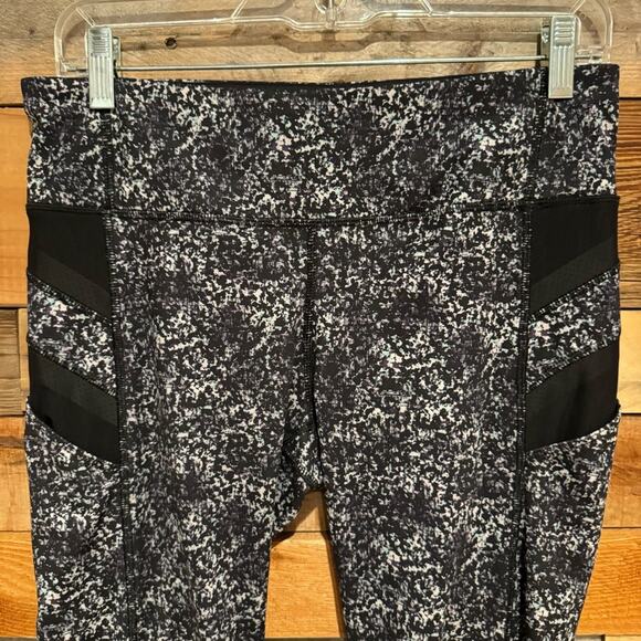 Lululemon Illumina Crop In Rocky Road Sand Dune Ground/Black Size 8 Athletic Gym - Picture 8 of 16